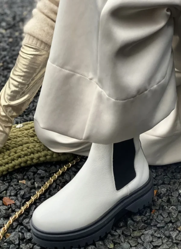 Hot * Going Boot White