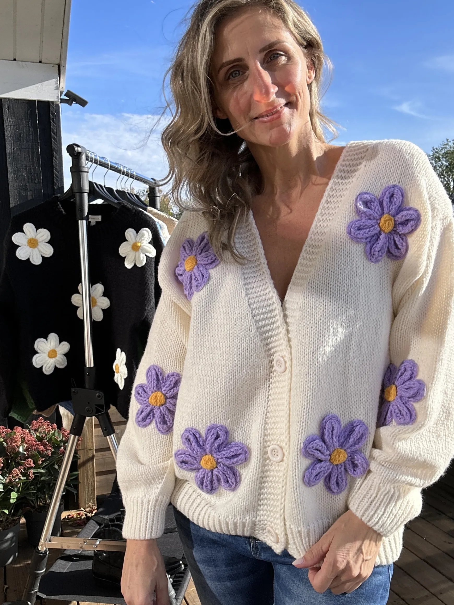 isa_margurit_cardigan__me_0-3.webp Flash Sale Gown Isa Margurit Cardigan 2398 Med Handlavet Blomster White/Purple