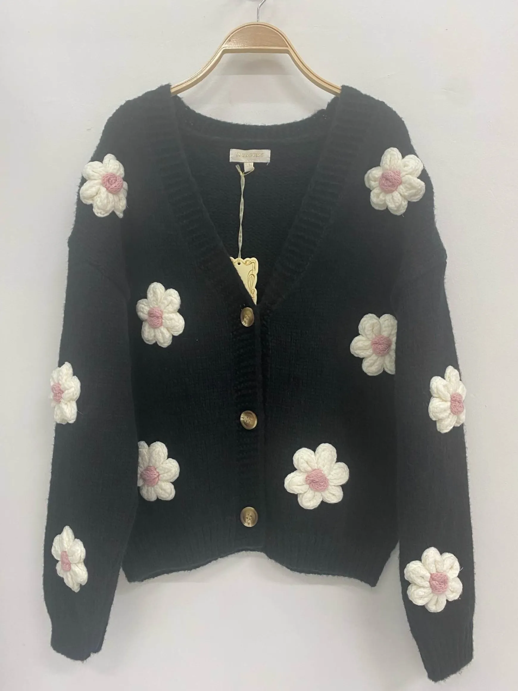 isa_margurit_cardigan_med_0.webp Fashion Gown Isa Margurit Cardigan Med Handlavet Blomster Black
