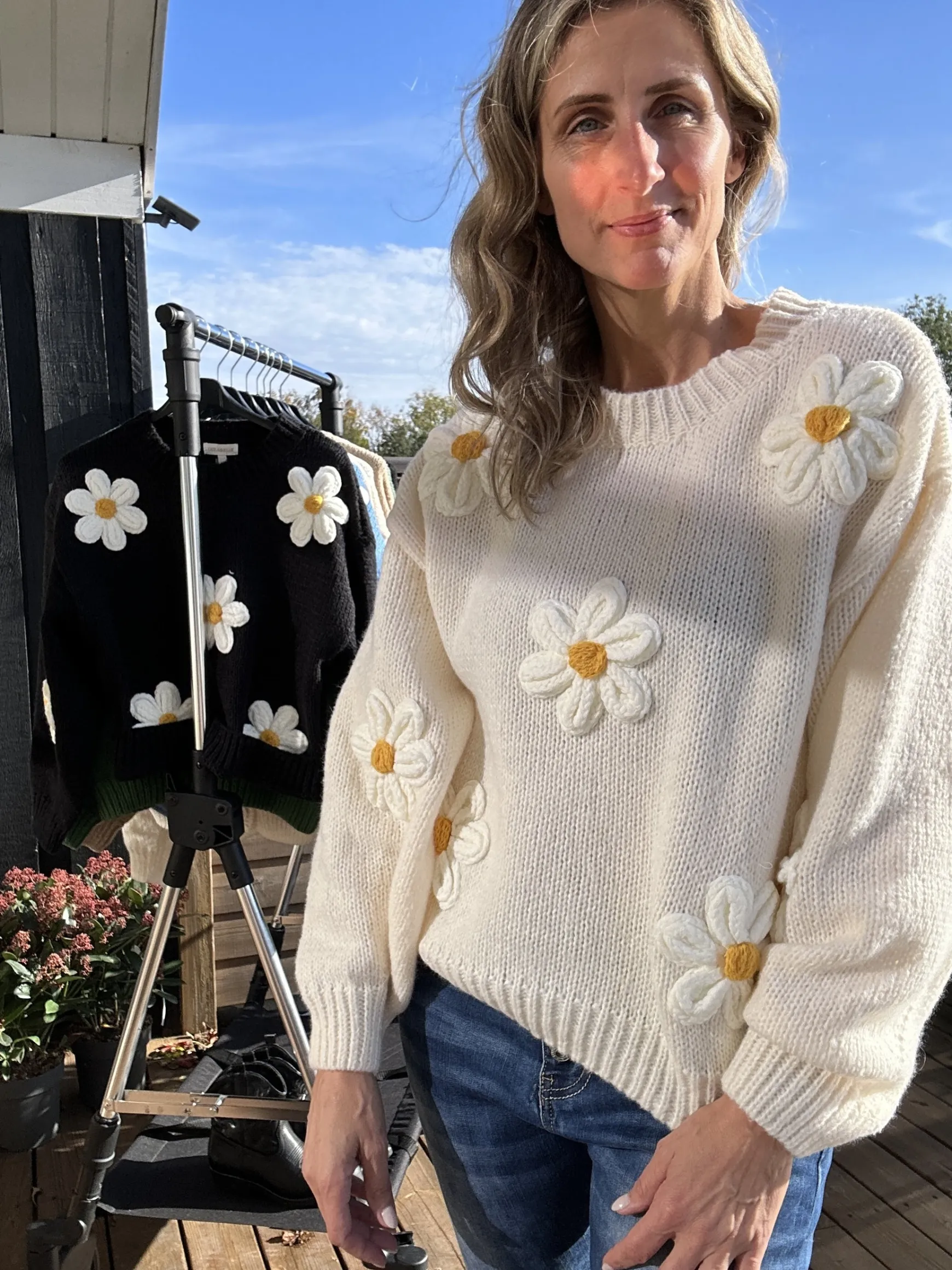 isa_margurit_pullover_med_0-3.webp Sale Gown Isa Margurit Pullover Med Handlavet Blomster White