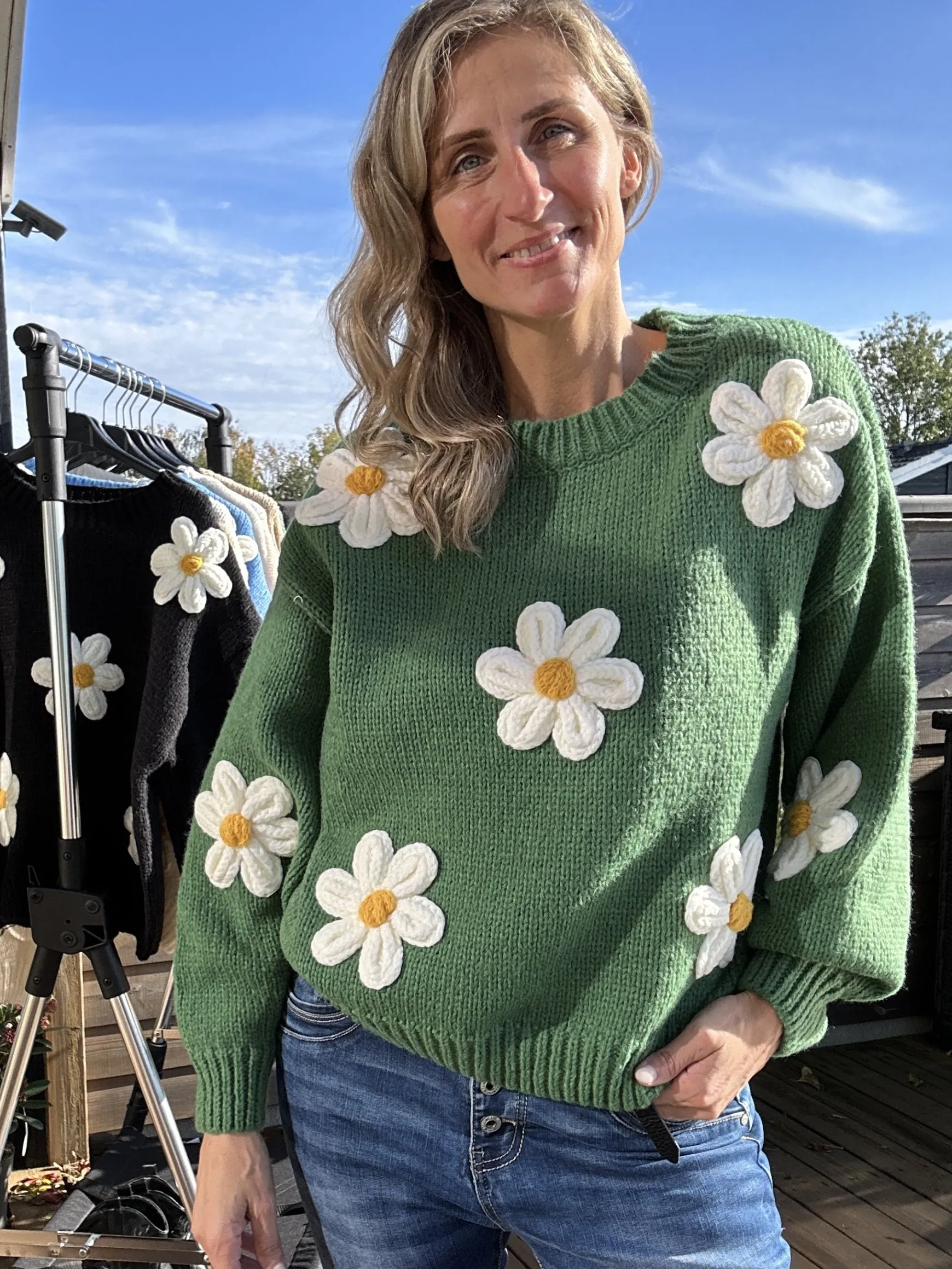 isa_margurit_pullover_med_0-4.webp Store Gown Isa Margurit Pullover Med Handlavet Blomster Green