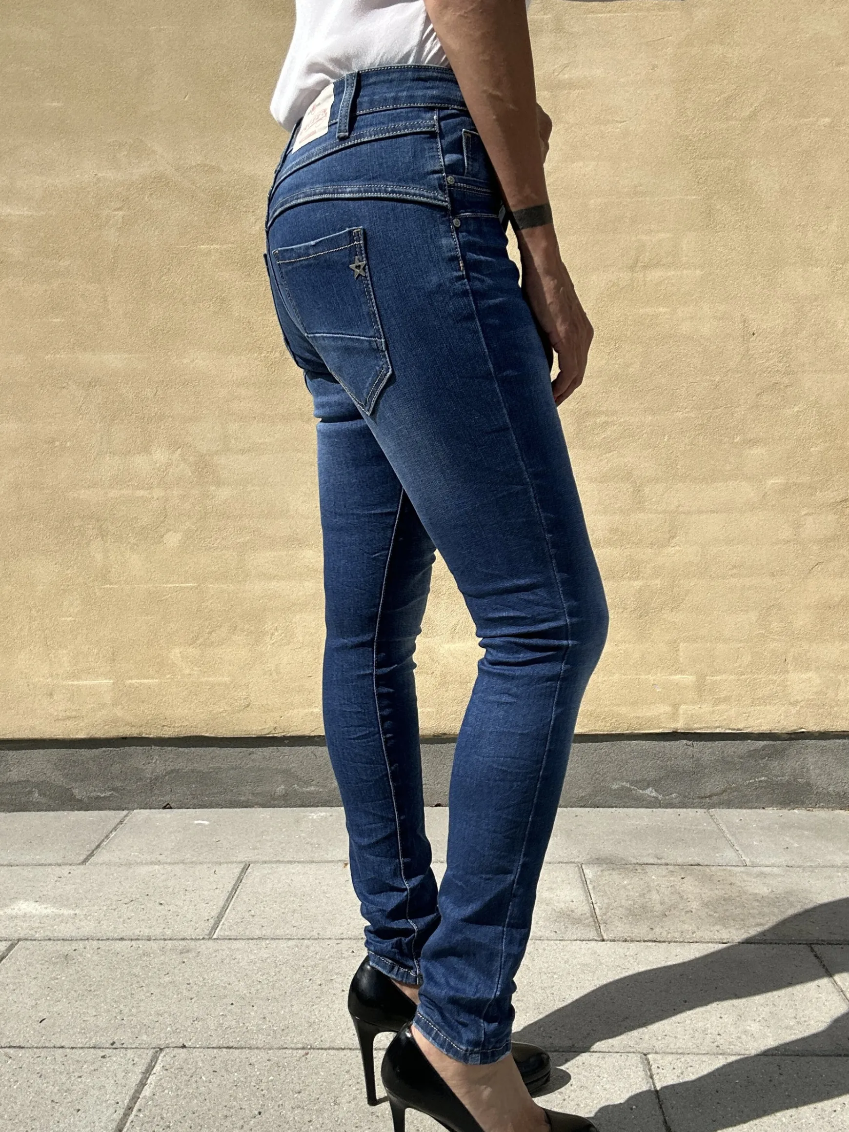 jewelly_jeans__mid_blue_1-1.webp Shop Jewelly jeans 22194 Mid Blue