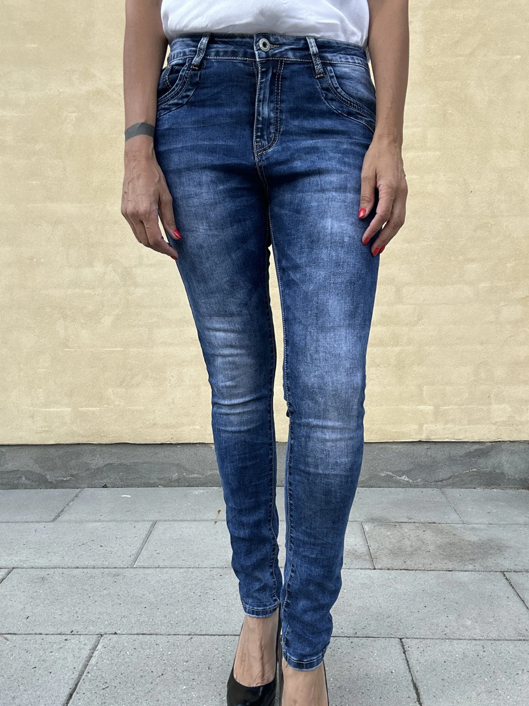 jewelly_jeans__mid_blue_w_2.webp Store Jewelly jeans 22214 Mid Blue Wash