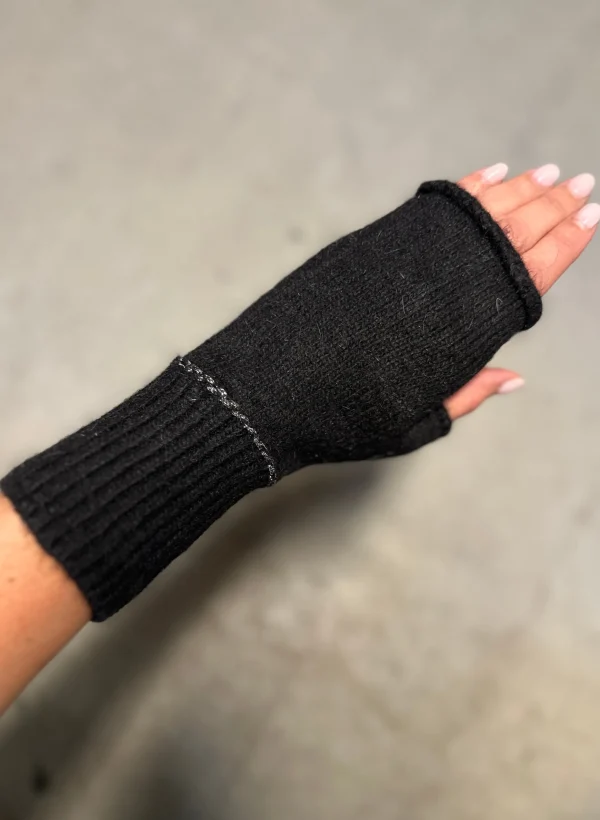 Cheap Qnuz Odessa 1/2 Glove Black