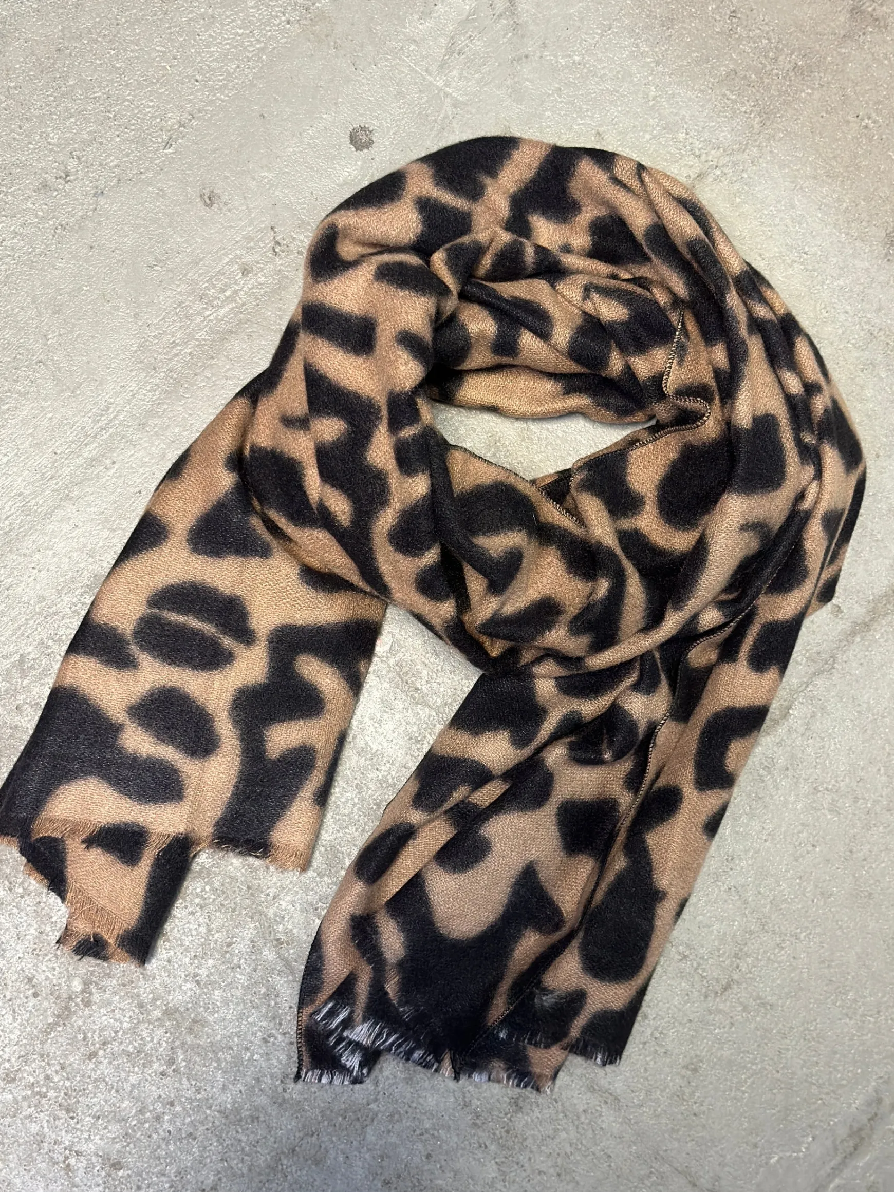 odette_scarf_camel_0.webp Online Qnuz Odette Scarf Camel