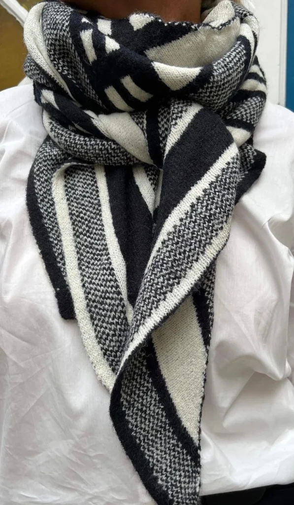Hot Qnuz Orail Lux Scarf Beige