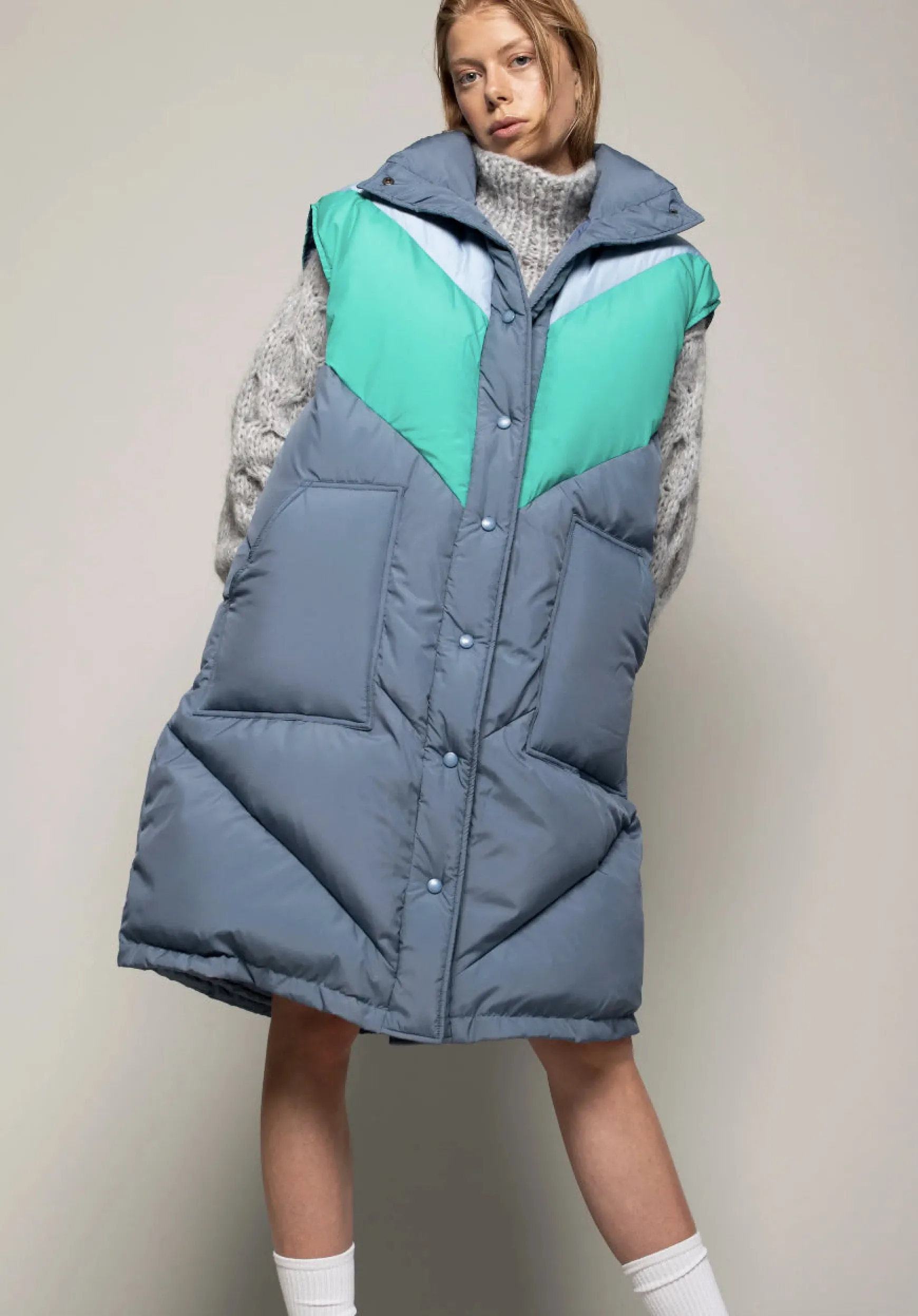 peace_puffer_vest_night_s_0.webp Store Dawn and dare Peace Puffer Vest Night Sky